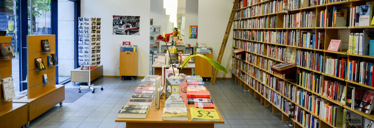 Besonders umfangreich ist unser Sortiment zu den Themen Sozialdemokratie und Geschichte der Arbeiterbewegung.