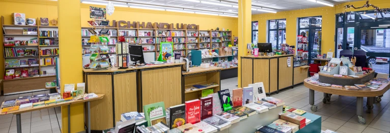 Beschäftigungsmaterialien für Schule und Kindergarten sind in großer Auswahl vorrätig ! Auch ein sehr umfangreiches Tonie-Sortiment finden Sie in unserem Ladengeschäft !