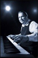 Live-Musik im Cafégarten-Eisdiele, nur bei schönem Wetter!