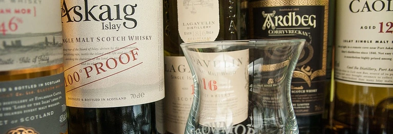 Unsere bekannten Whisky-Tastings finden auch 2025 wieder statt - mit einigen neuen Ideen.
Wir freuen uns auf die Veranstaltungen und Sie können sich wieder auf viele interessante Tröpfchen freuen.

Informieren sie sich unter www.buchladdie.de