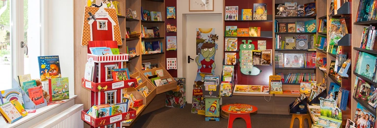 Unsere Kinderbuchabteilung mit viel Auswahl.