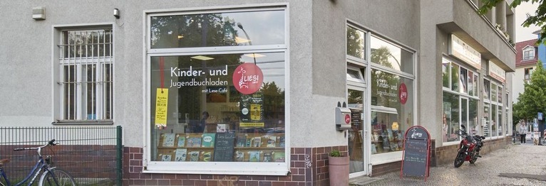 Sie können bei uns telefonisch oder per Mail bestellen:
030/20 88 97 34
liesi@liesi-liest.de
