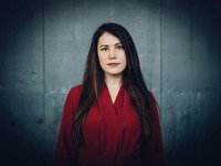Vea Kaiser liest aus "Rückwärtswalzer"