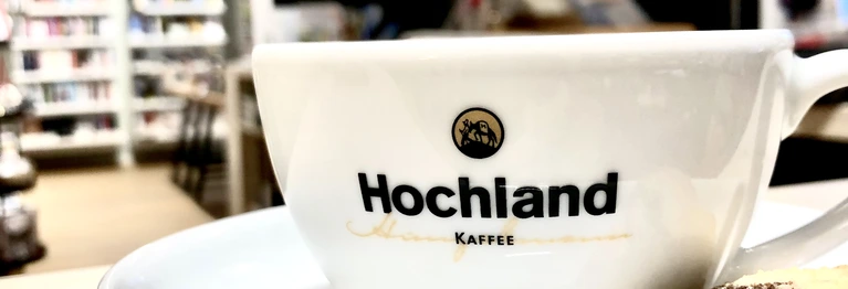 Zum Lesen einen frischgerösteten Espresso oder Kaffee von Hochland?