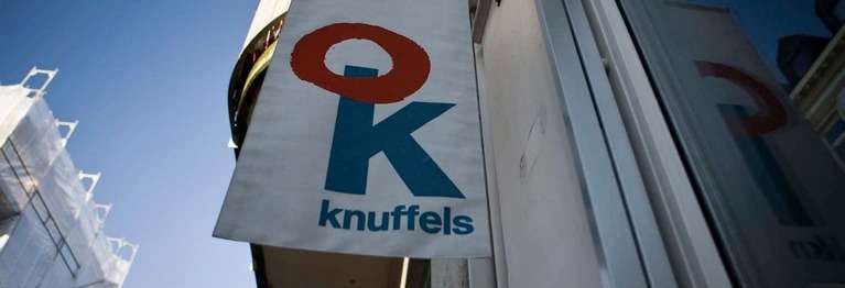 In unserem genialokal-Shop kannst du Bücher zur Abholung in den Laden oder zu dir nach Hause bestellen.
Viel Spaß beim Stöbern!