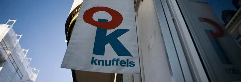 In unserem genialokal-Shop kannst du Bücher zur Abholung in den Laden oder zu dir nach Hause bestellen.
Viel Spaß beim Stöbern!