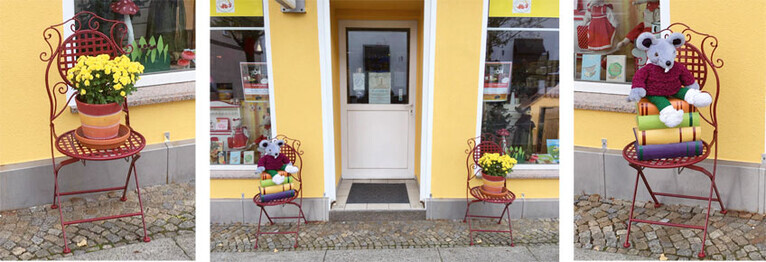 Die Schaufenster sind bekannt für unsere liebevoll und kunstvoll gefertigten Dekorationen durch Beate Fohrenkamm.
Zu allen Jahreszeiten gibt es etwas in unserer Buchhandlung Pofahl in Torgelow an handgearbeiteten, wunderschönen Objekten und Geschenkartikeln zu entdecken.