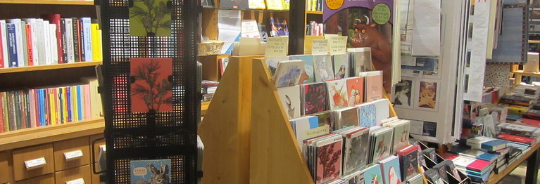 Buchhandlung Verkaufsraum mit Postkarten
