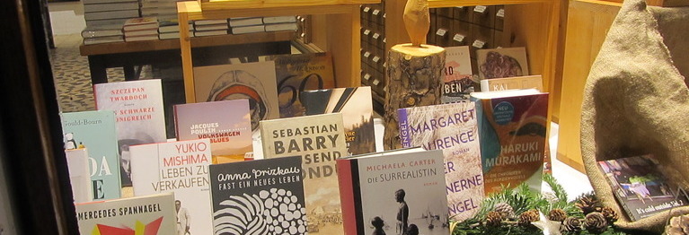 Schaufenster mit Bücherpräsentation