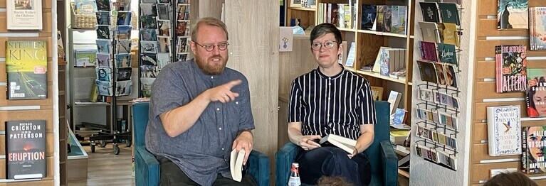 Judith & Christian Vogt stellten ihr neues Buch "Ich Hannibal - Rom wird vor Ihr erzittern" vor! Die Buchhandlung platzte aus allen Nähten...