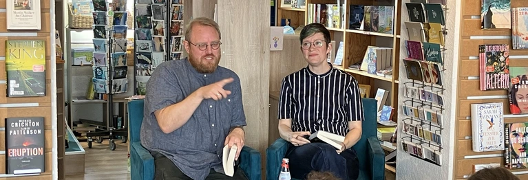 Judith & Christian Vogt stellten ihr neues Buch "Ich Hannibal - Rom wird vor Ihr erzittern" vor! Die Buchhandlung platzte aus allen Nähten...