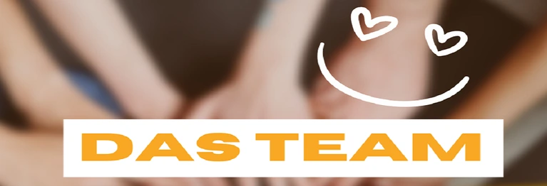 Viele Hände die sich in der Mitte treffen. Schriftzug: Das Team