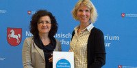 Prädikatsbuchhandlung 2015/2016 Nicht nur einfach ausgezeichnet, sondern gleich zweifach...